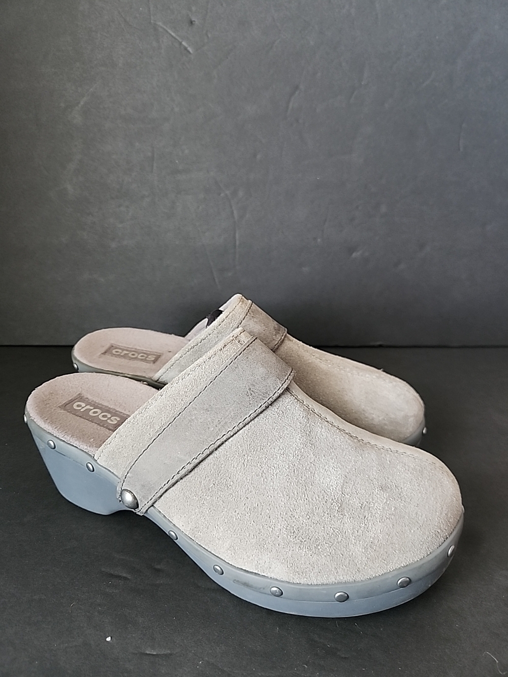 Suede Slip-On Clogs in Light Gray Womens Size 9 - Picture 3 of 8